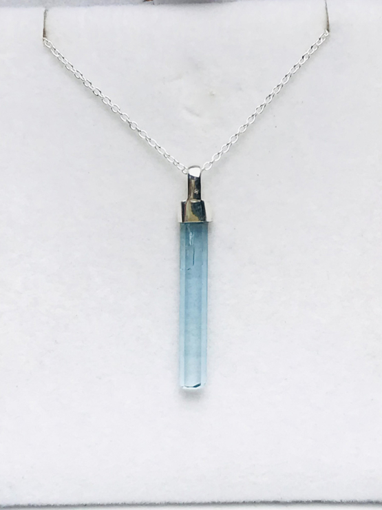 Terminated point aquamarine crystal pendant necklace