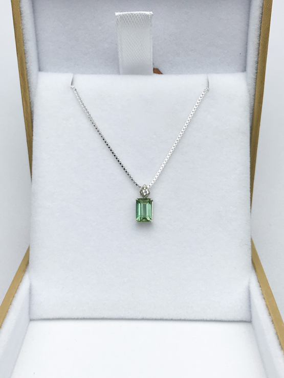 Faceted green tourmaline pendant necklace for girls – Fine green tourmaline pendant necklace