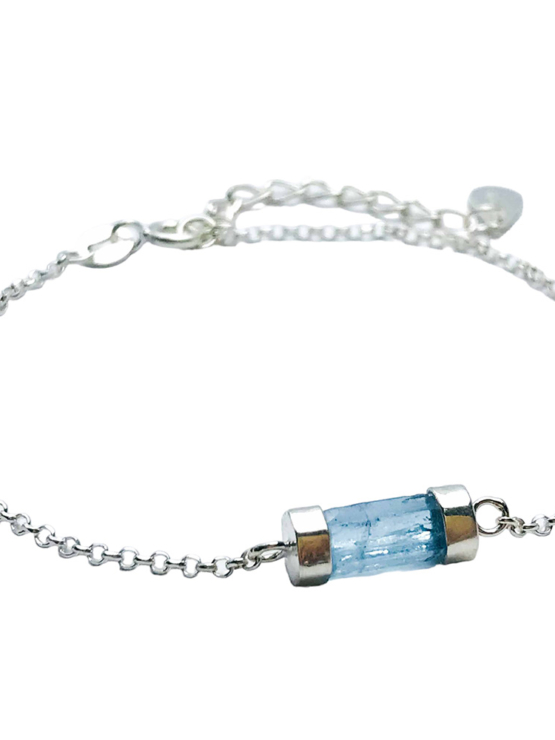 Aquamarine bracelet for girls- Aquamarine crystal bracelet- raw aquamarine bracelet- Blue stone bracelet