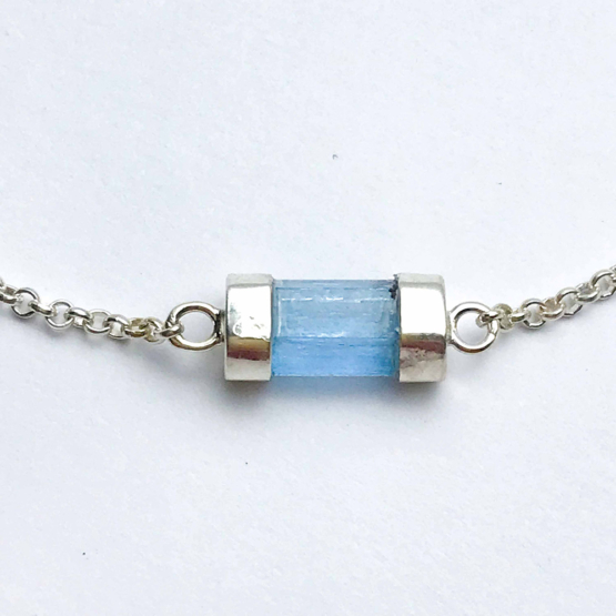 Aquamarine bracelet for girls- Aquamarine crystal bracelet- raw aquamarine bracelet- Blue stone bracelet