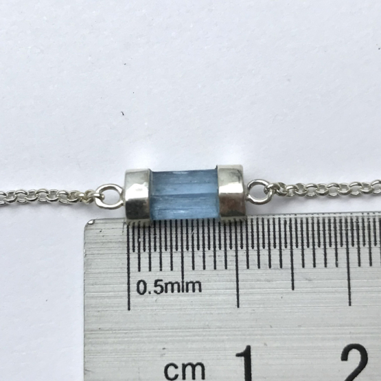 Aquamarine bracelet for girls- Aquamarine crystal bracelet- raw aquamarine bracelet- Blue stone bracelet