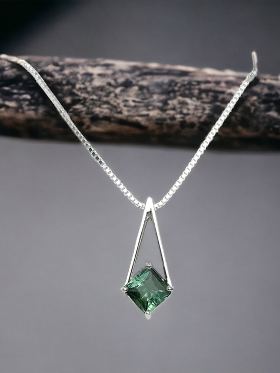 green tourmaline pendant for women-Fine green tourmaline pendant-Faceted green tourmaline pendant