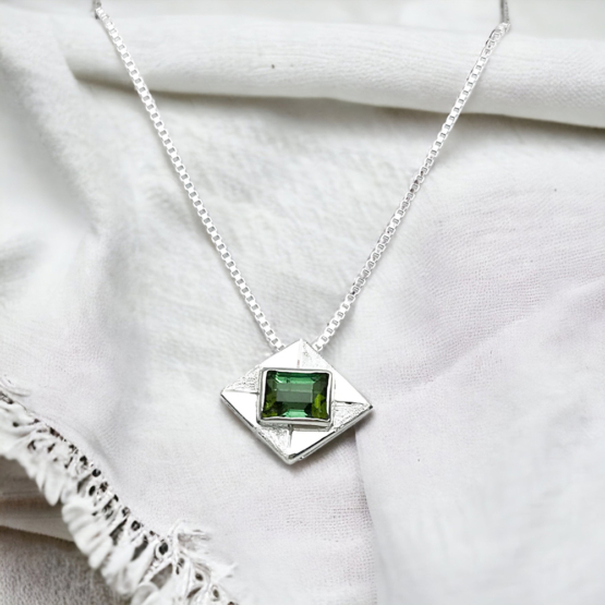 green tourmaline pendant for women-Fine green tourmaline pendant-Faceted green tourmaline pendant