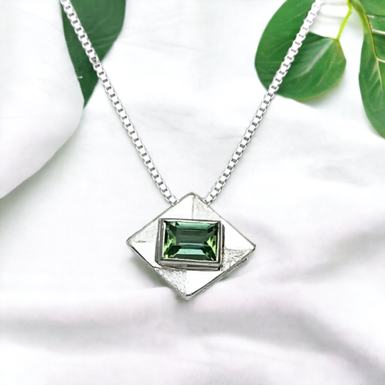 green tourmaline pendant for women-Fine green tourmaline pendant-Faceted green tourmaline pendant