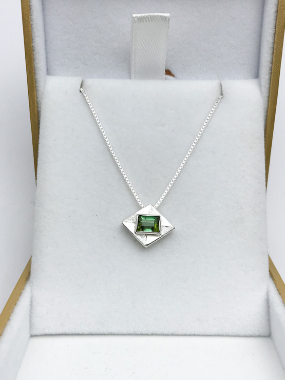 green tourmaline pendant for women-Fine green tourmaline pendant-Faceted green tourmaline pendant