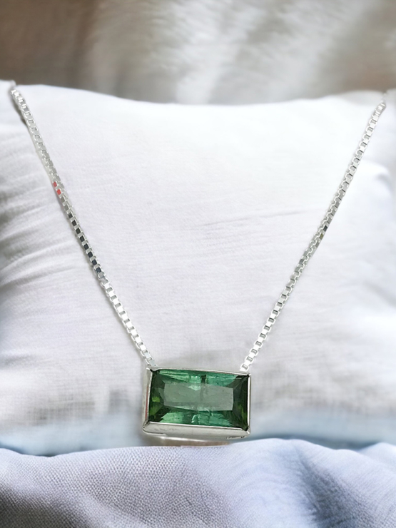 green tourmaline pendant for women-Fine green tourmaline pendant-Faceted green tourmaline pendant