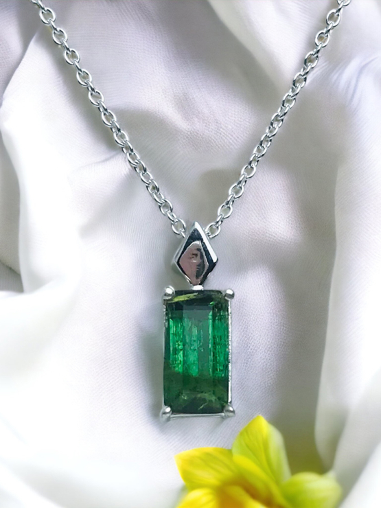 Natural green tourmaline pendant for women- Fine green tourmaline pendant-Faceted green tourmaline pendant