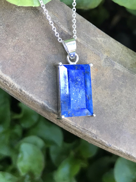 Lapis pendant necklace