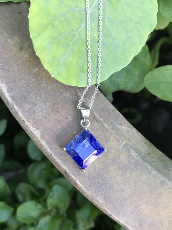 Lapis pendant necklace