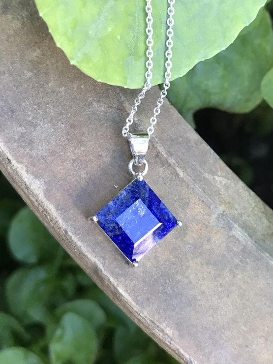 Lapis pendant necklace