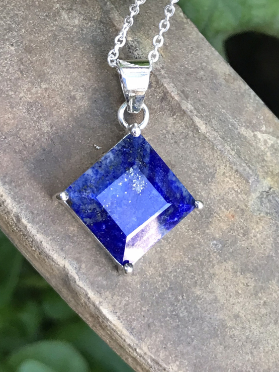 Lapis pendant necklace