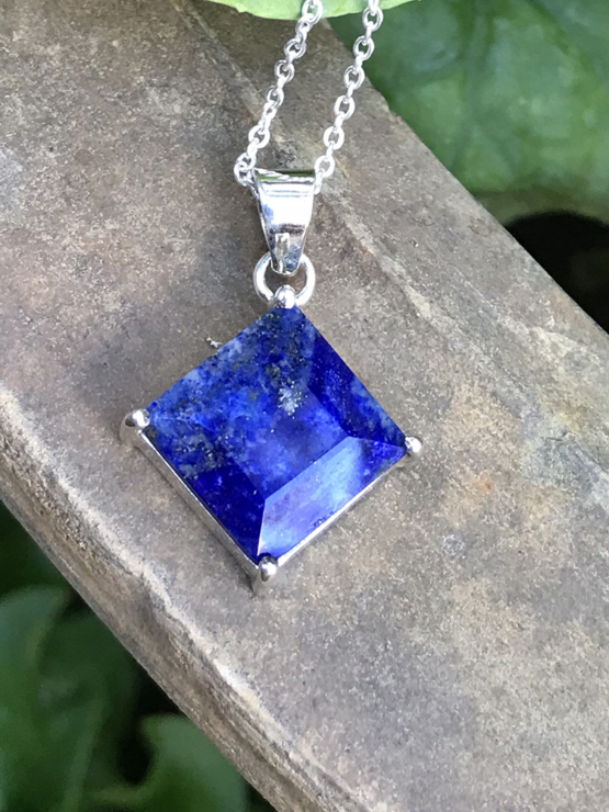 Lapis pendant necklace