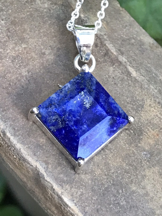 Lapis pendant necklace