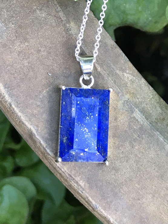 Lapis pendant necklace