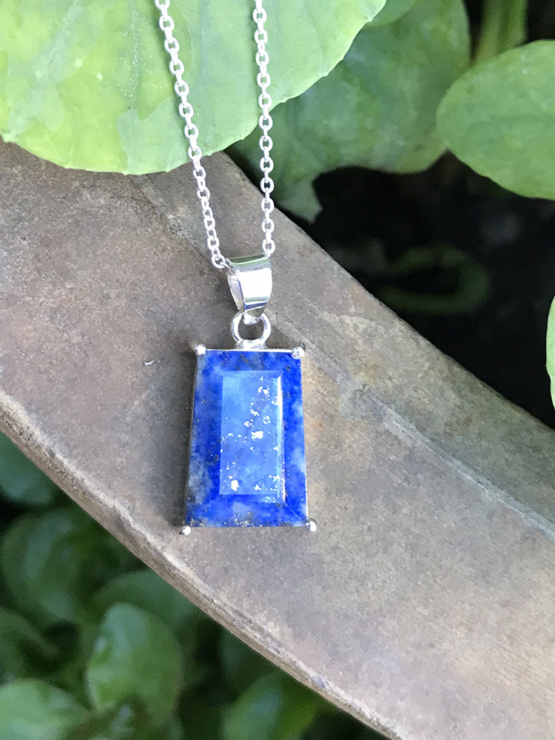 Lapis pendant necklace