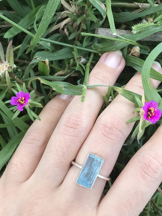 Raw aquamarine ring