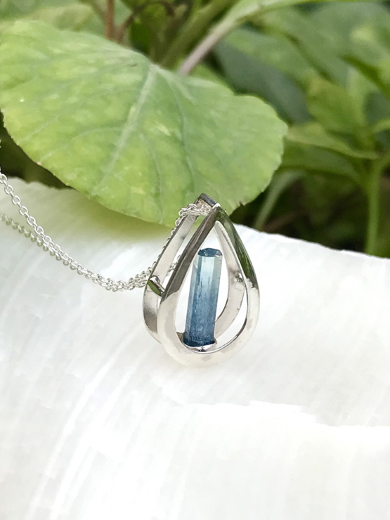 Teardrop aquamarine pendant necklace for girls-Natural aquamarine pendant-Blue gemstone pendant