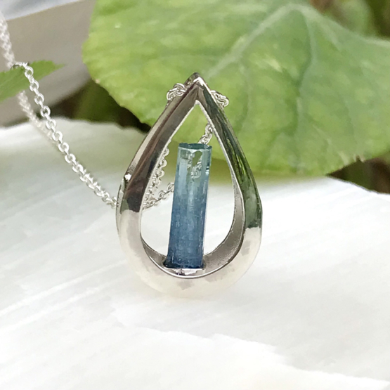 Teardrop aquamarine pendant necklace for girls-Natural aquamarine pendant-Blue gemstone pendant