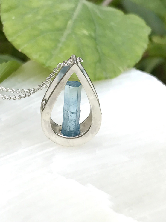 Teardrop aquamarine pendant necklace for girls-Natural aquamarine pendant-Blue gemstone pendant