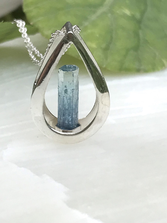 Teardrop aquamarine pendant necklace for girls-Natural aquamarine pendant-Blue gemstone pendant