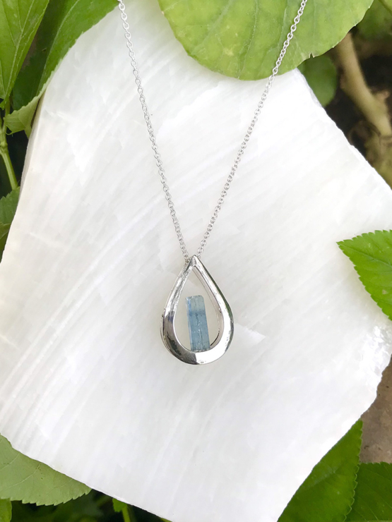 Teardrop aquamarine pendant necklace for girls-Natural aquamarine pendant-Blue gemstone pendant