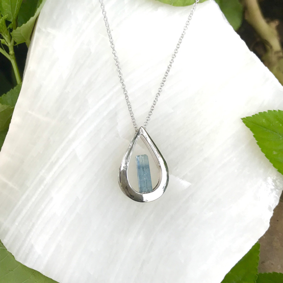 Teardrop aquamarine pendant necklace for girls-Natural aquamarine pendant-Blue gemstone pendant