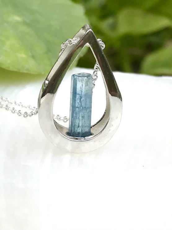 Teardrop aquamarine pendant necklace for girls-Natural aquamarine pendant-Blue gemstone pendant