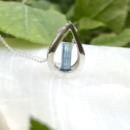 Teardrop aquamarine pendant necklace for girls-Natural aquamarine pendant-Blue gemstone pendant