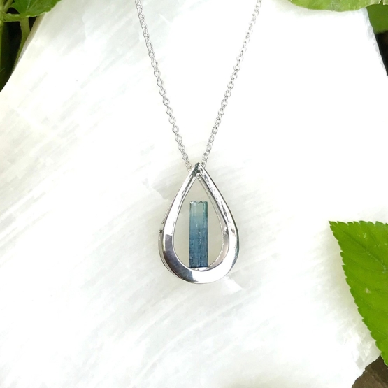 Teardrop aquamarine pendant necklace for girls-Natural aquamarine pendant-Blue gemstone pendant