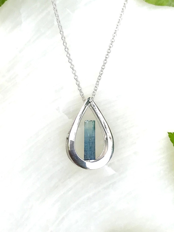 Teardrop aquamarine pendant necklace for girls-Natural aquamarine pendant-Blue gemstone pendant