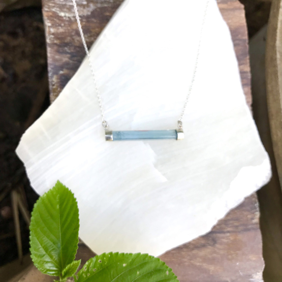 Horizontal aquamarine necklace for girls - aquamarine choker - horizontal crystal choker