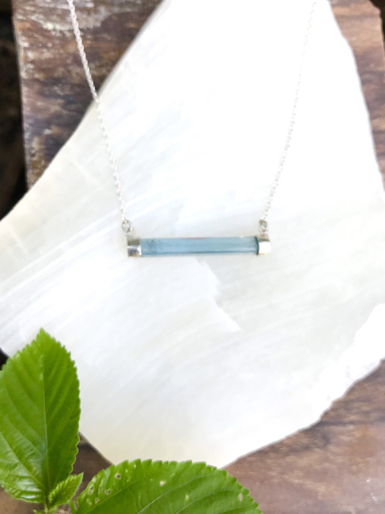 Horizontal aquamarine necklace for girls - aquamarine choker - horizontal crystal choker