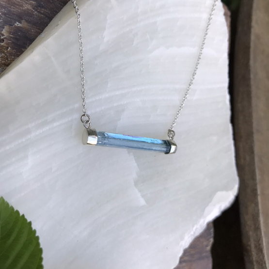 Horizontal aquamarine necklace for girls - aquamarine choker - horizontal crystal choker