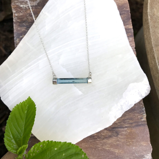 Horizontal aquamarine necklace for girls - aquamarine choker - horizontal crystal choker