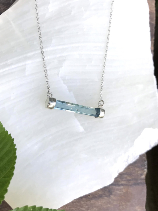 Horizontal aquamarine necklace for girls - aquamarine choker - horizontal crystal choker