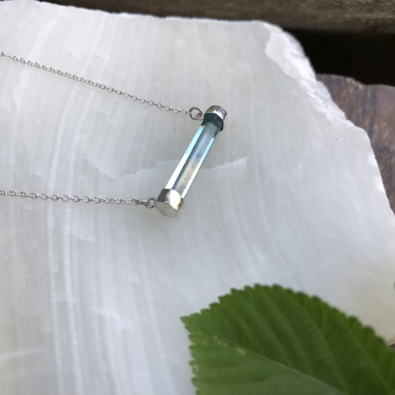 Horizontal aquamarine necklace for girls - aquamarine choker - horizontal crystal choker