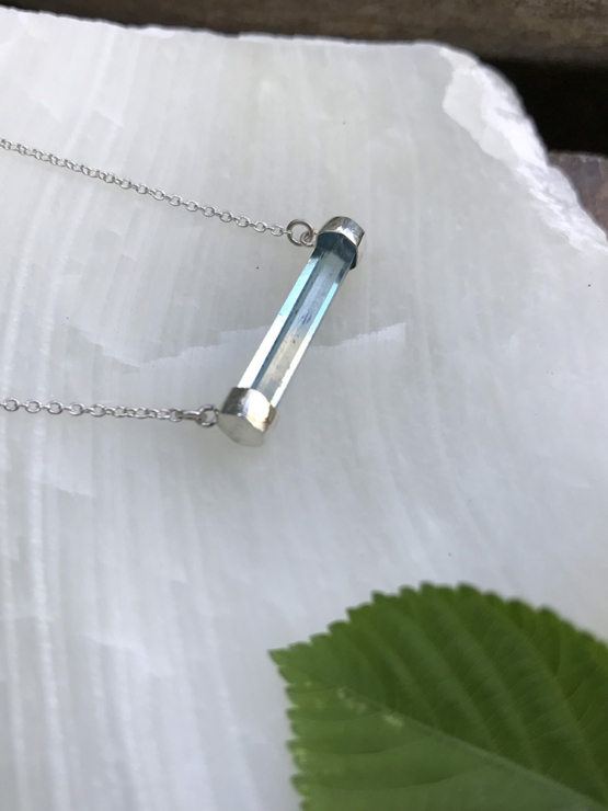 Horizontal aquamarine necklace for girls - aquamarine choker - horizontal crystal choker