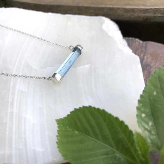 Horizontal aquamarine necklace for girls - aquamarine choker - horizontal crystal choker