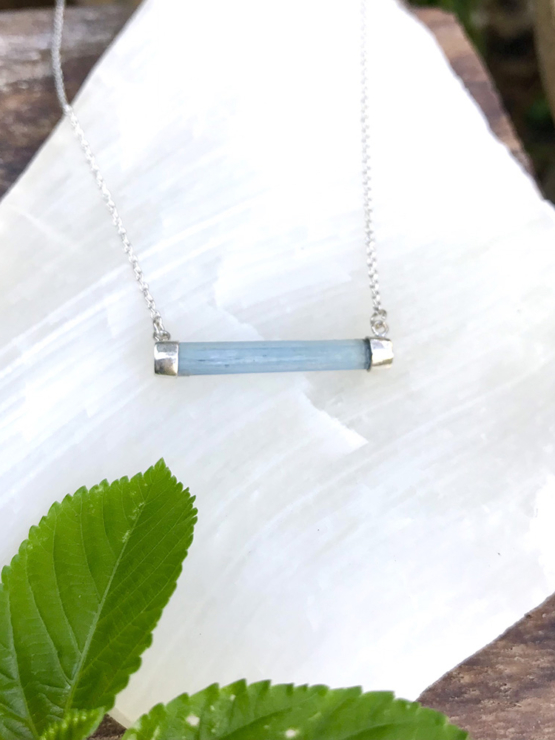 Horizontal aquamarine necklace for girls - aquamarine choker - horizontal crystal choker