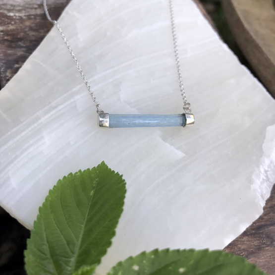 Horizontal aquamarine necklace for girls - aquamarine choker - horizontal crystal choker