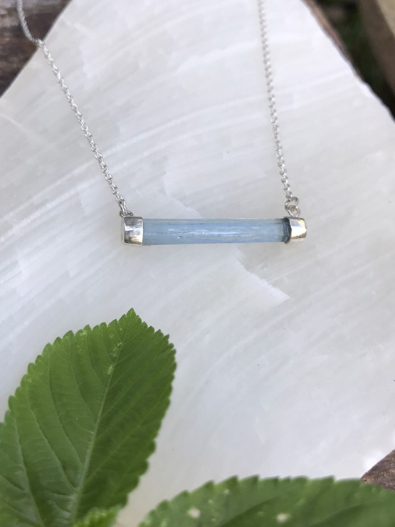 Horizontal aquamarine necklace for girls - aquamarine choker - horizontal crystal choker