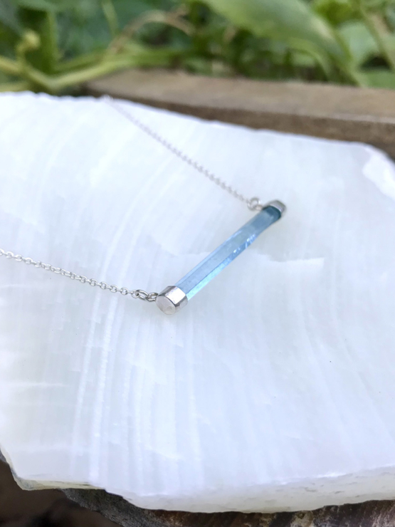 Horizontal aquamarine necklace for girls - aquamarine choker - horizontal crystal choker