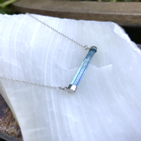 Horizontal aquamarine necklace for girls - aquamarine choker - horizontal crystal choker