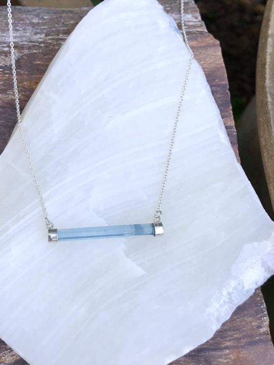 Horizontal aquamarine necklace for girls - aquamarine choker - horizontal crystal choker