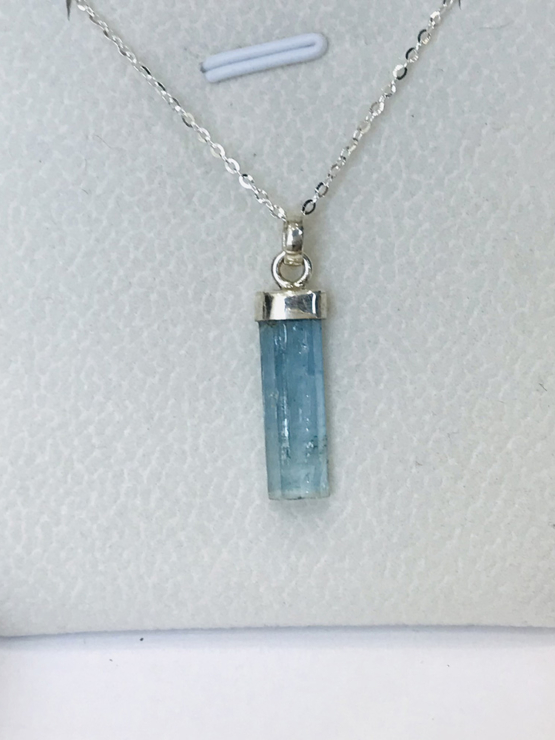 Raw aquamarine pendant necklace for girls-Natural aquamarine pendant-Blue gemstone pendant