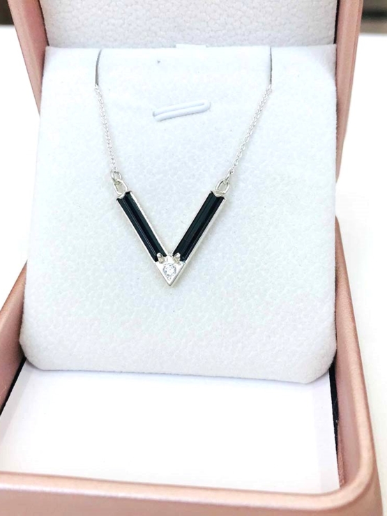 Black tourmaline choker necklace for girls - Black tourmaline V choker - V letter choker - Black crystal choker