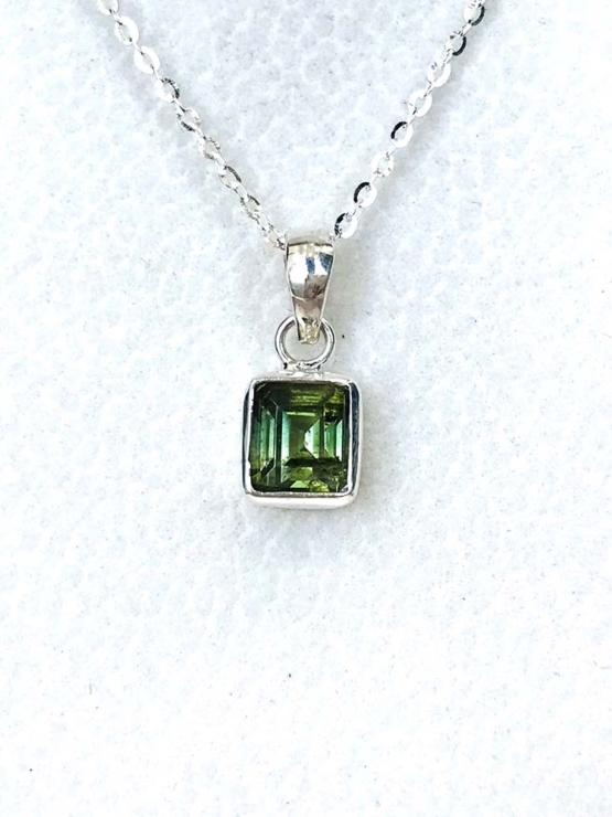 Faceted green tourmaline pendant necklace for girls - Fine green tourmaline pendant necklace