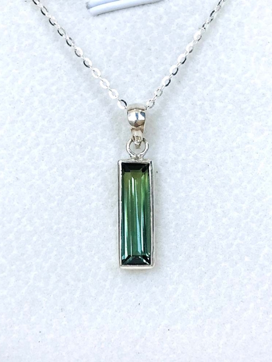 Faceted green tourmaline pendant necklace for girls - Fine green tourmaline pendant necklace