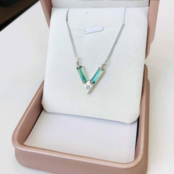 Green tourmaline choker necklace for girls