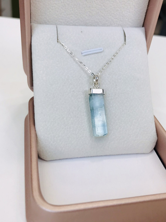 Raw aquamarine crystal pendant necklace for girls-Natural aquamarine pendant-Blue gemstone pendant